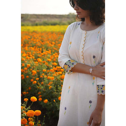 Label Earthen Ivory Embroidery Detailing Kurta and Trouser (Set of 2)