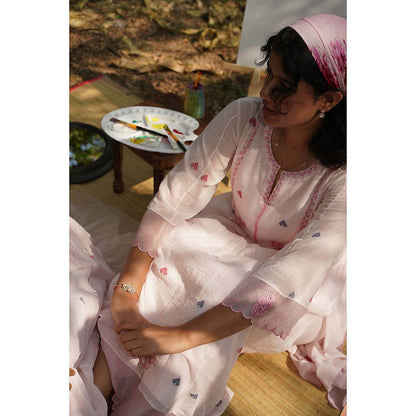 Label Earthen Baby Pink Chameli Hand Embroidery Detailing Kurta and Trouser (Set of 2)