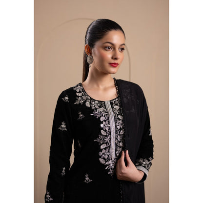 LABEL TANYA CHOPRA Black Velvet Kurta and Pants with Dupatta (Set of 3)