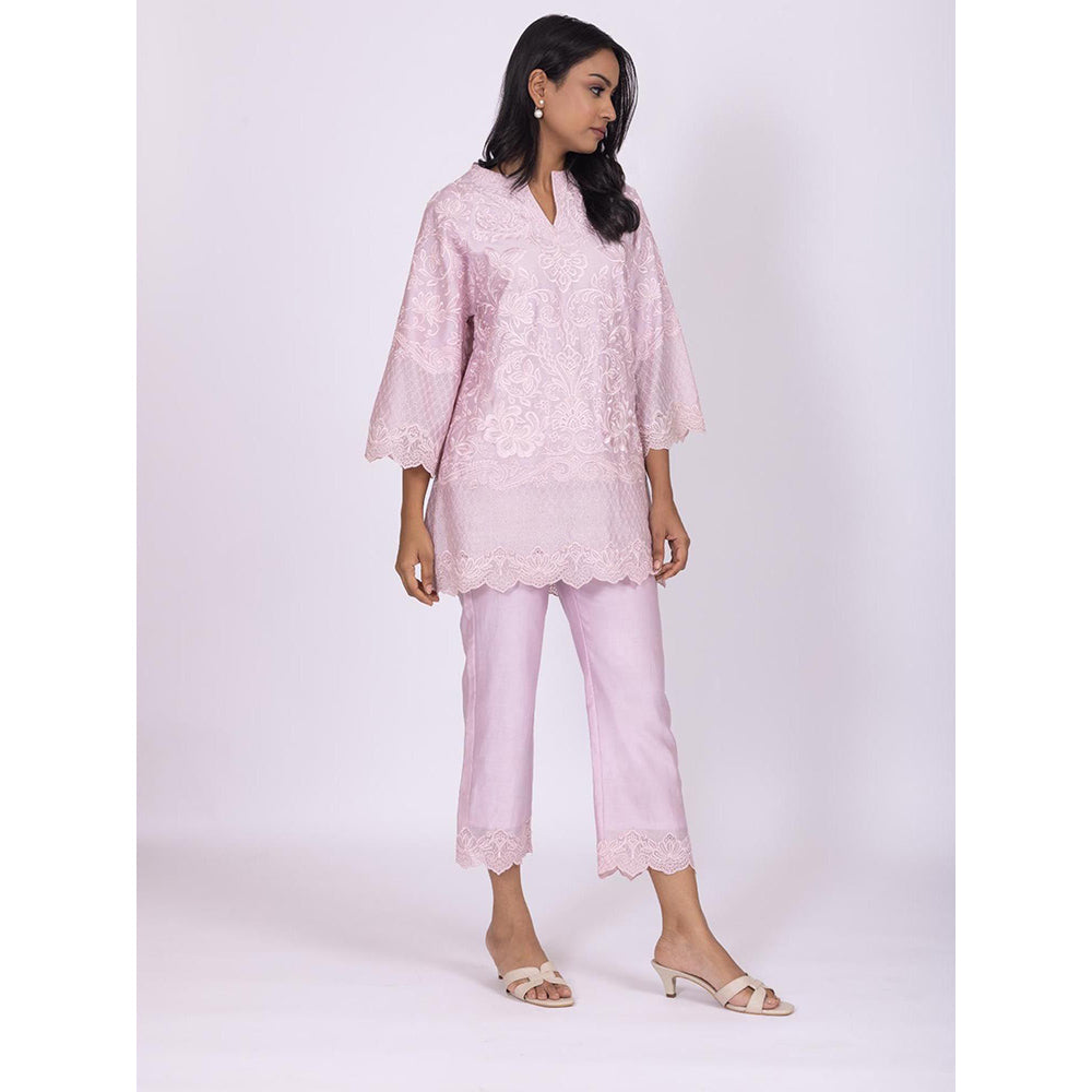 LABEL NAARITI Yaana Pink Chanderi Embroidered Kurti with Pant (Set of 2)