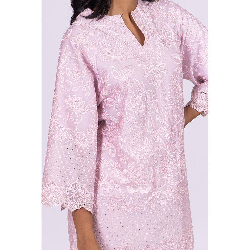 LABEL NAARITI Yaana Pink Chanderi Embroidered Kurti with Pant (Set of 2)