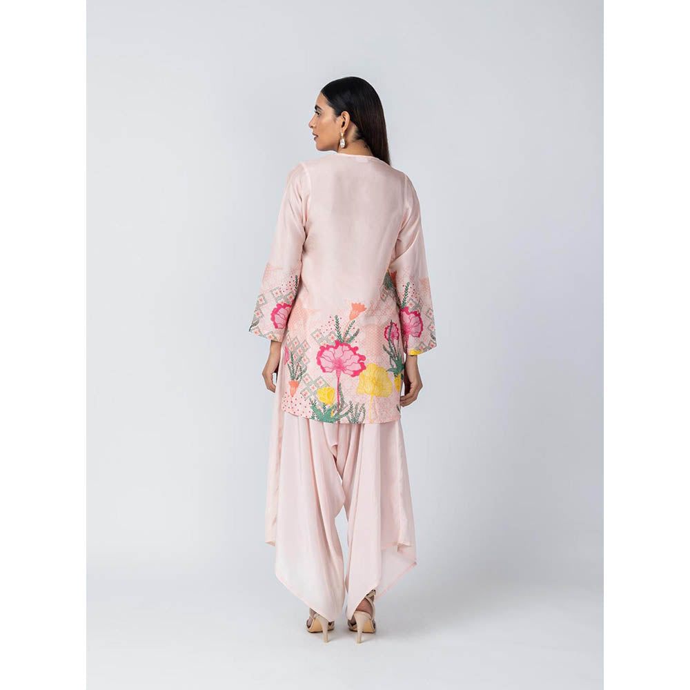 LABEL NAARITI Nirvana Floral Aquatic Motifs Silk Kurti with Pant (Set of 2)