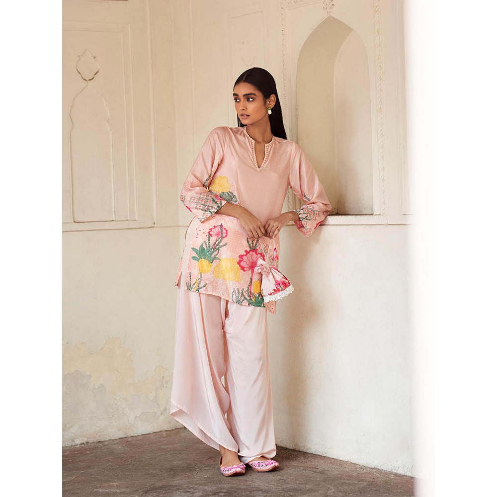 LABEL NAARITI Nirvana Floral Aquatic Motifs Silk Kurti with Pant (Set of 2)