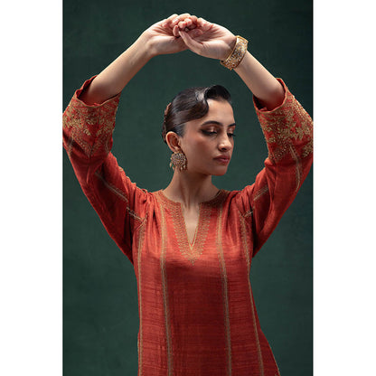 LABEL NAARITI Rust Maahira Kurta with Salwar and Dupatta (Set of 3)
