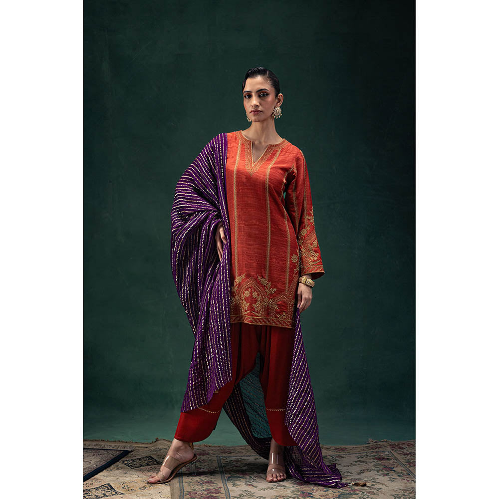 LABEL NAARITI Rust Maahira Kurta with Salwar and Dupatta (Set of 3)