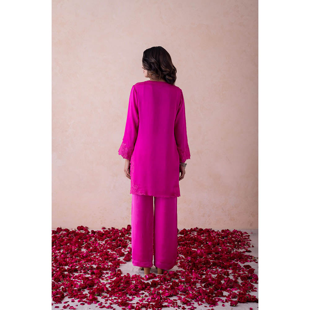 LABEL NAARITI Malika Pink Kurta with Pant (Set of 2)