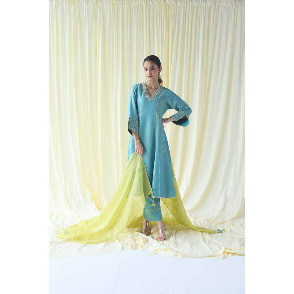 LABEL NAARITI Turquoise Embroidered Rivkah Kurta with Pant and Dupatta (Set of 3)