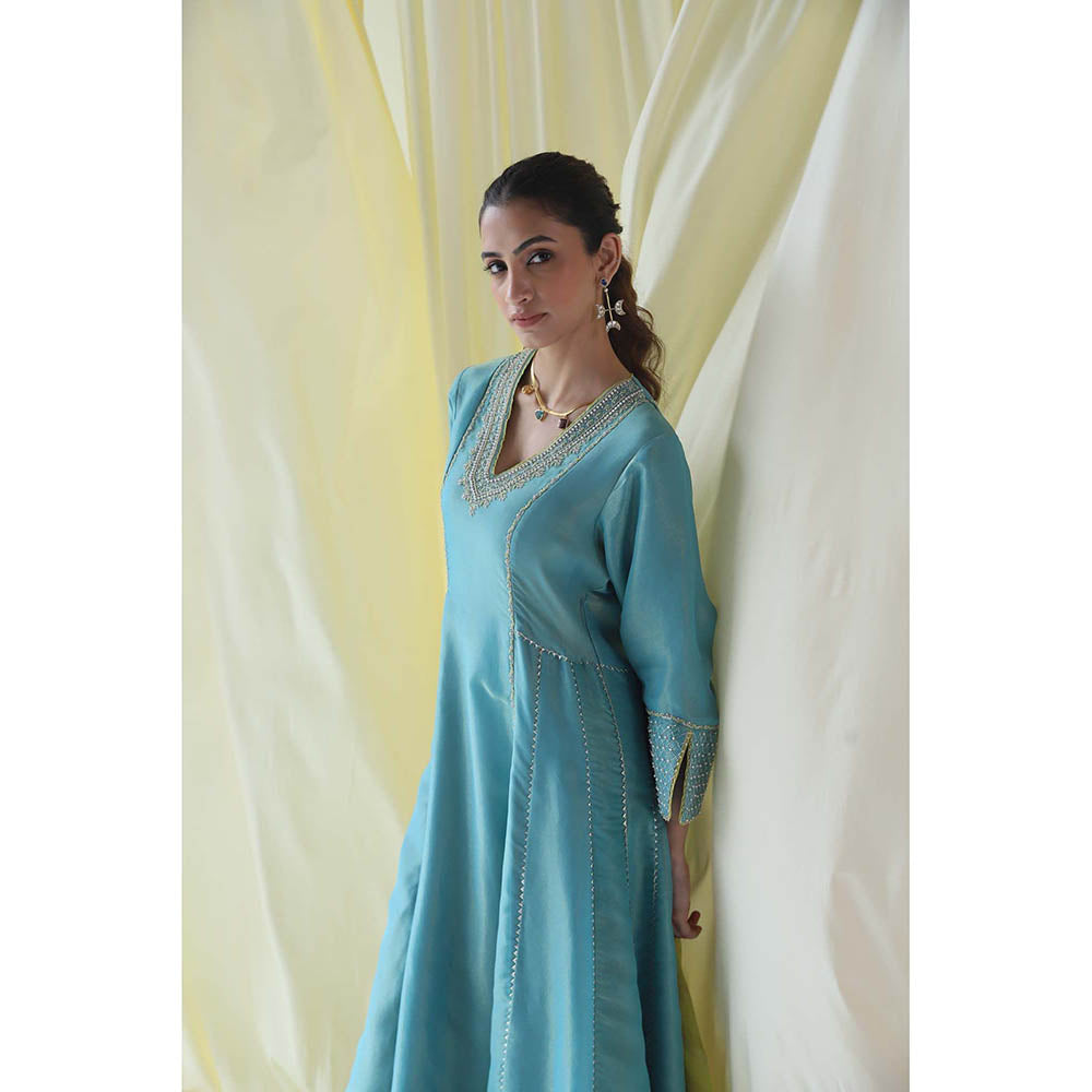 LABEL NAARITI Turquoise Embroidered Rivkah Kurta with Pant and Dupatta (Set of 3)