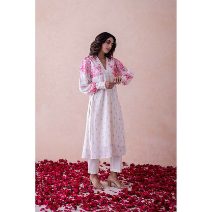 LABEL NAARITI Ivory Embroidered Tanya Kurta with Pant (Set of 2)