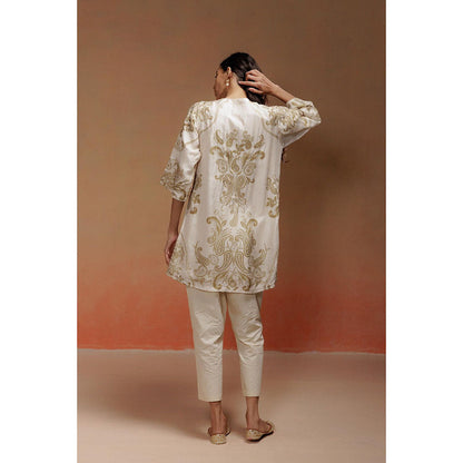 LABEL NAARITI Aza Mehendi Paisley Embellished Kurta with Ivory Pant