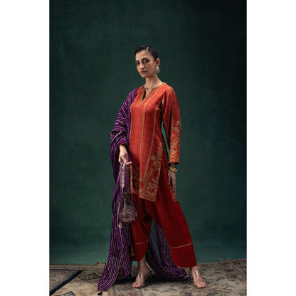 LABEL NAARITI Maahira Rust Orange Embroidered Kurta Sets