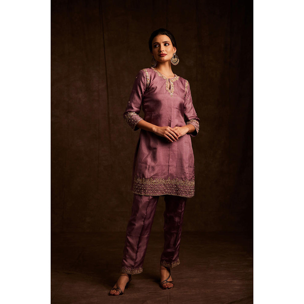 Label Gayatri Bishnoi Onion Pink Gota Dori Kurta with Pant (Set of 2)
