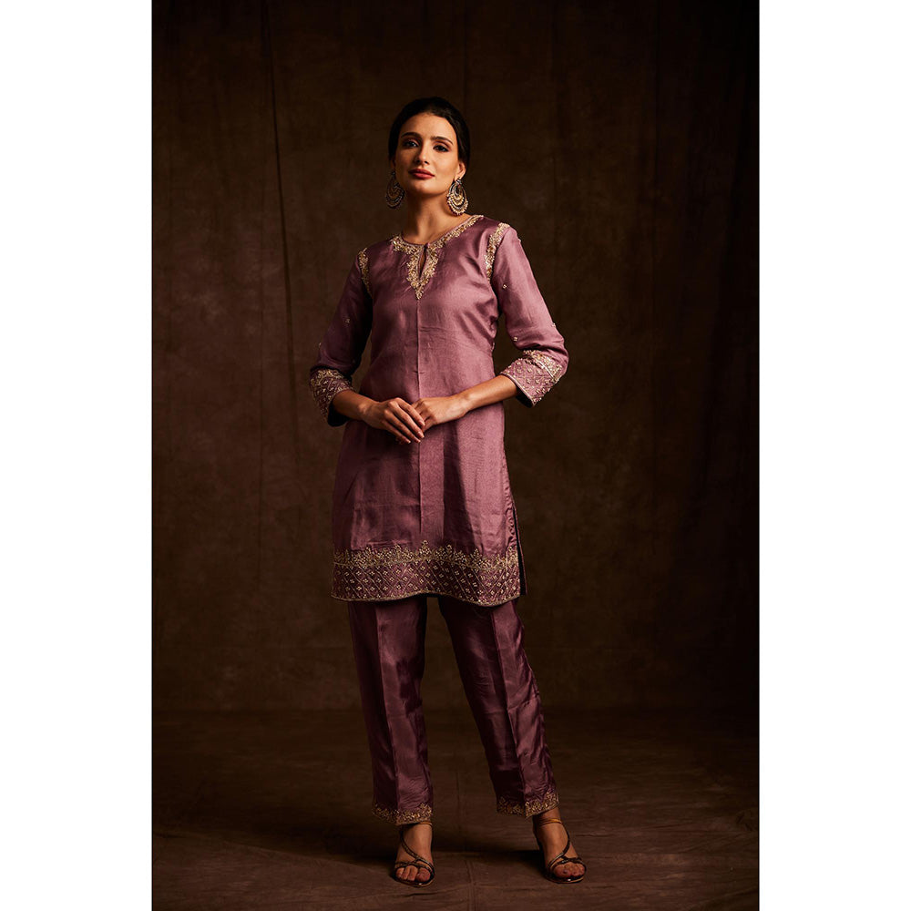 Label Gayatri Bishnoi Onion Pink Gota Dori Kurta with Pant (Set of 2)