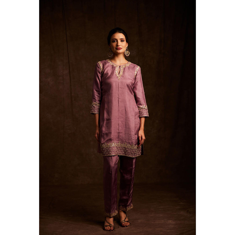 Label Gayatri Bishnoi Onion Pink Gota Dori Kurta with Pant (Set of 2)