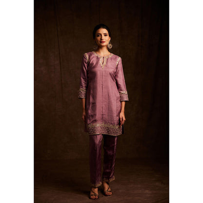 Label Gayatri Bishnoi Onion Pink Gota Dori Kurta with Pant (Set of 2)