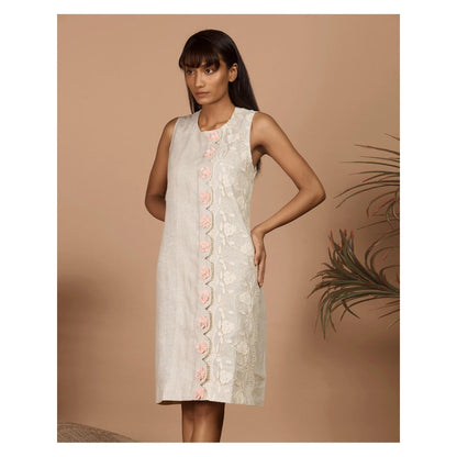 LABEL NIYAMI Scallop Shift Knee Length Dress