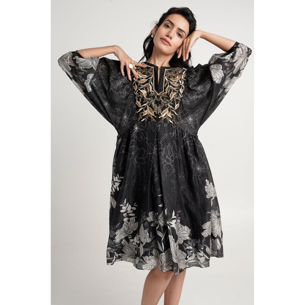 MADDER MUCH Harper Knee Length Dress - Black