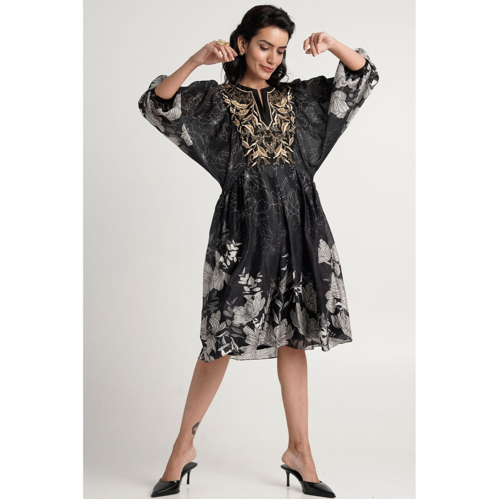 MADDER MUCH Harper Knee Length Dress - Black