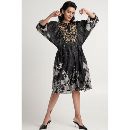 MADDER MUCH Harper Knee Length Dress - Black