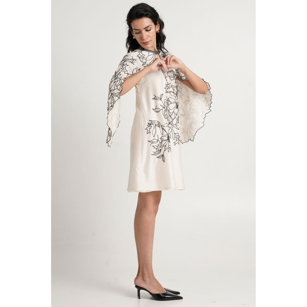 MADDER MUCH Leo Knee Length Dress - White