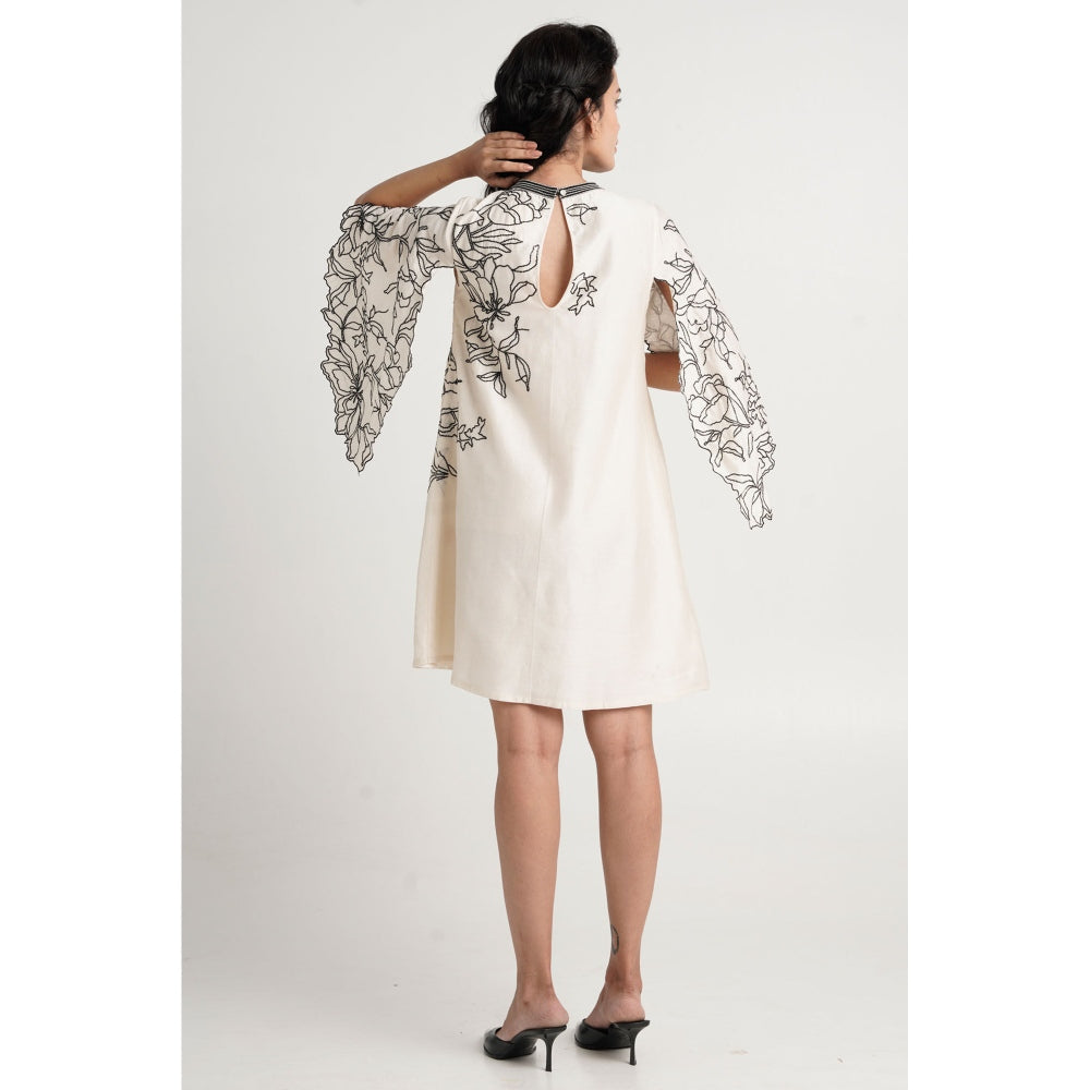 MADDER MUCH Leo Knee Length Dress - White