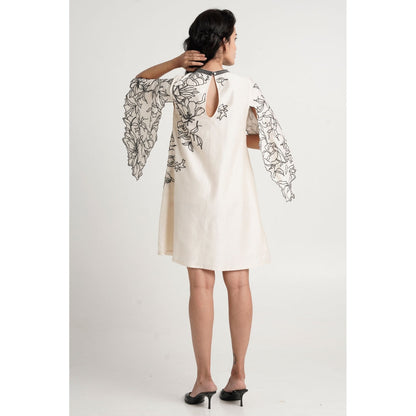 MADDER MUCH Leo Knee Length Dress - White