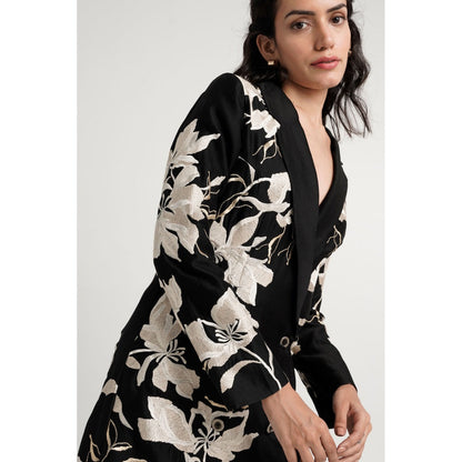 MADDER MUCH Lucas Knee Length Dress - Black