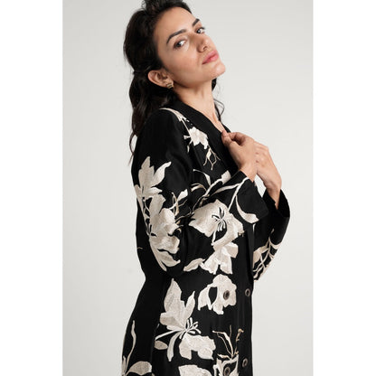 MADDER MUCH Lucas Knee Length Dress - Black