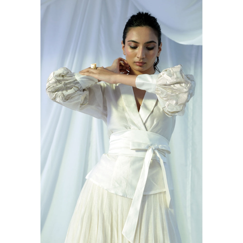 MADDER MUCH Niko Tops - White (Set of 2)