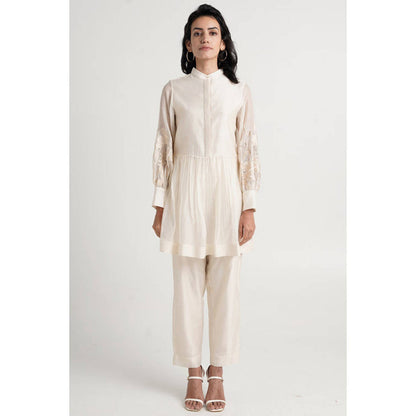 MADDER MUCH Off White Chanderi Mandarin Neck Solid Peplum Top With Pant Co-Ord Set