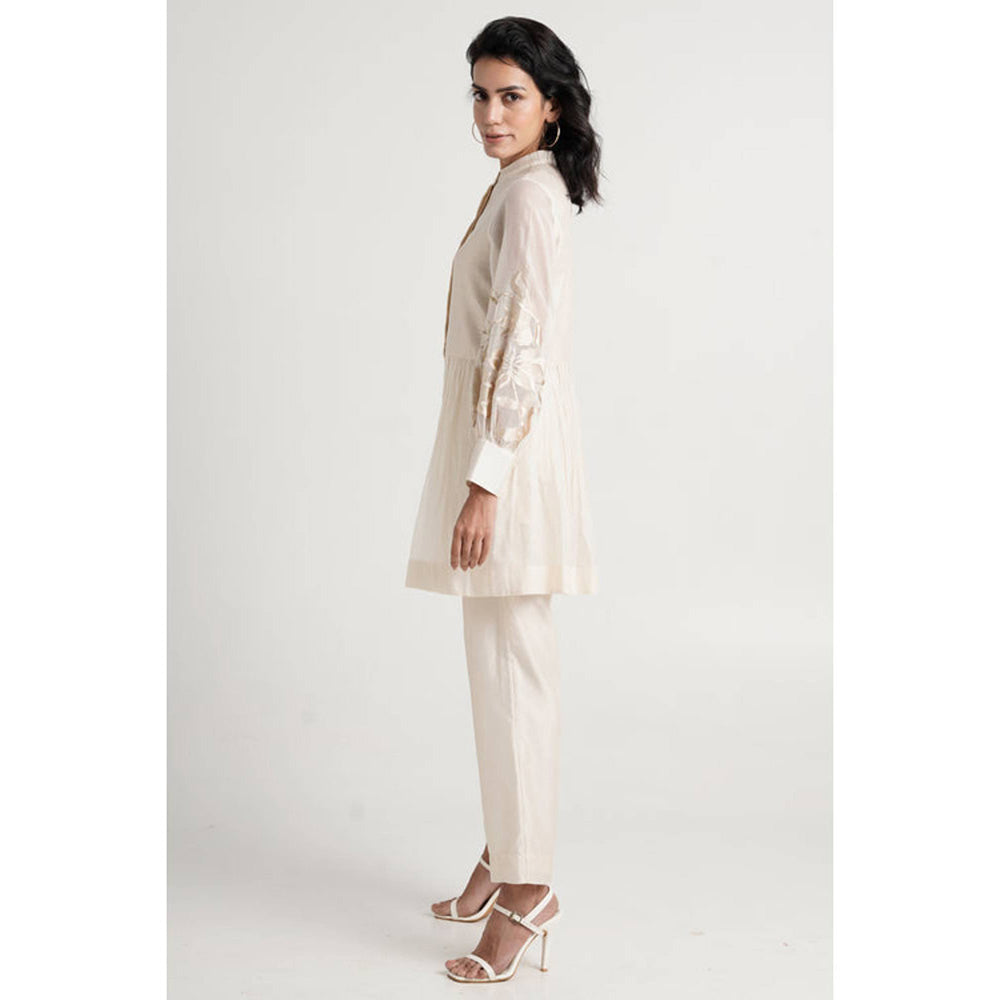 MADDER MUCH Off White Chanderi Mandarin Neck Solid Peplum Top With Pant Co-Ord Set