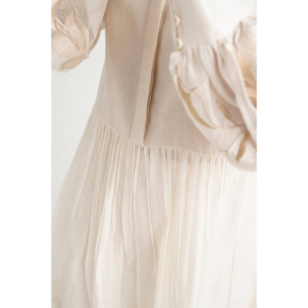 MADDER MUCH Off White Chanderi Mandarin Neck Solid Peplum Top With Pant Co-Ord Set