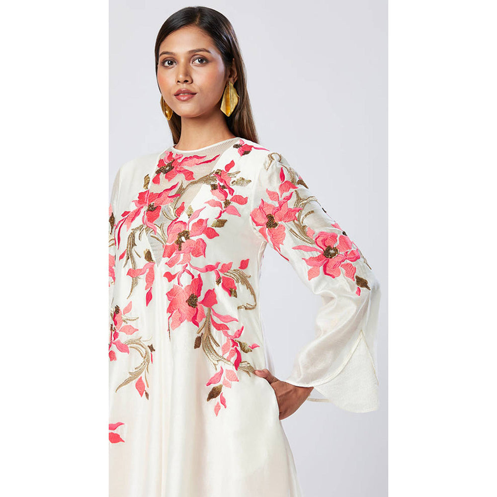 MADDER MUCH Eira - White Floral Kurta + Pant Set