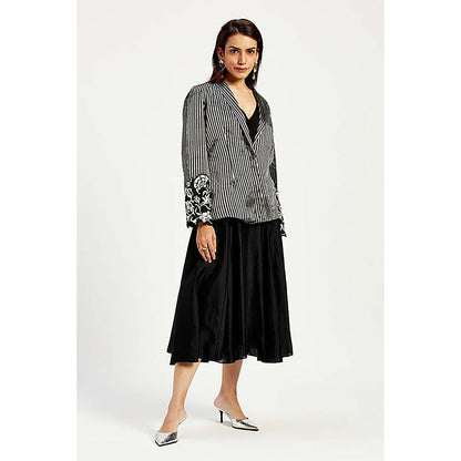 MADDER MUCH Black Cotton V-Neck Stripes Blazer With Dress