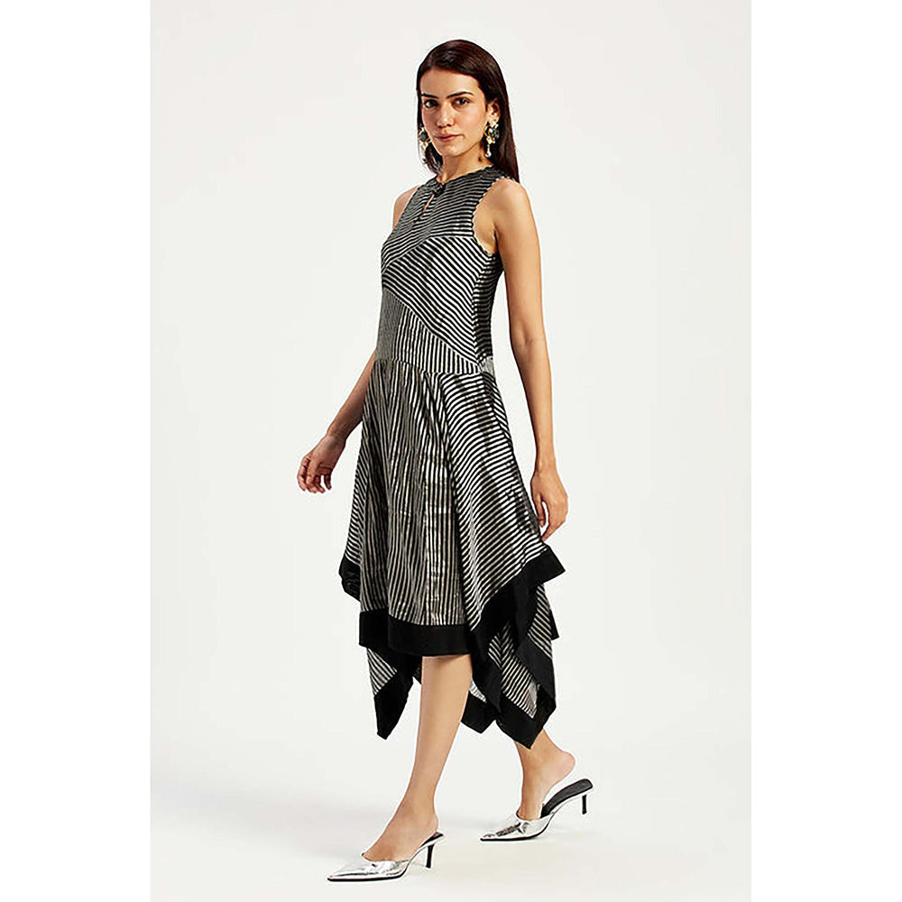 MADDER MUCH Winona - The Twirling Lines Midi Dress