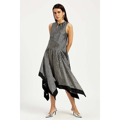 MADDER MUCH Winona - The Twirling Lines Midi Dress