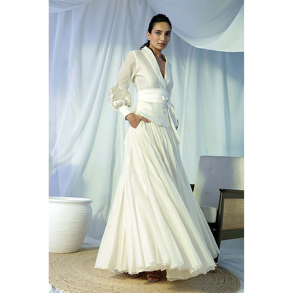 MADDER MUCH White Cotton V-Neck Solid/Plain Top With Skirt