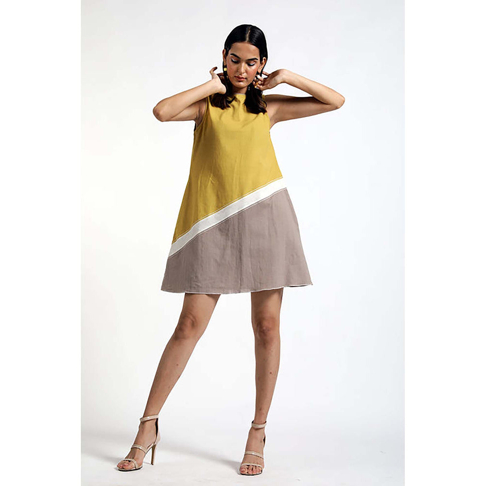 MADDER MUCH Tia - Short Sweet Dress