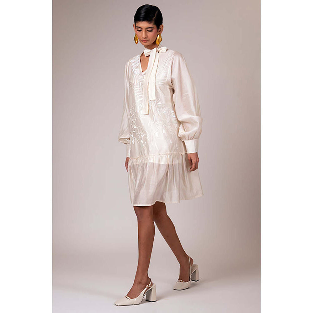 MADDER MUCH Vana - Snowy Short Dress