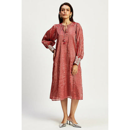 MADDER MUCH Flynn - Modest Shift Midi Dress