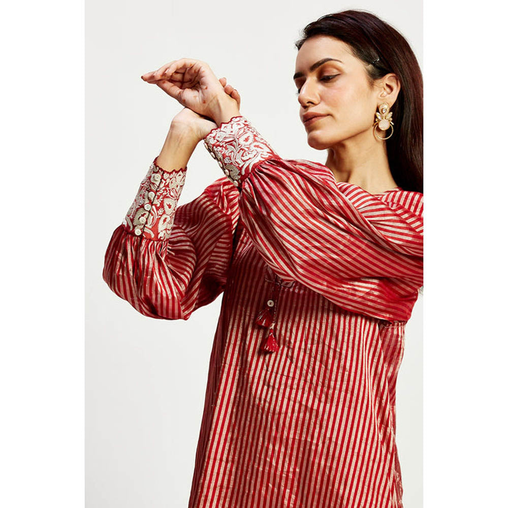 MADDER MUCH Flynn - Modest Shift Midi Dress