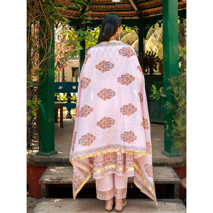 Maison Shefali Mughal Pink Boota Kurta with Pant and Dupatta (Set of 3)