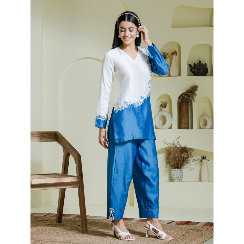 Maive Blue Embroidered Kurti with Pant (Set of 2)