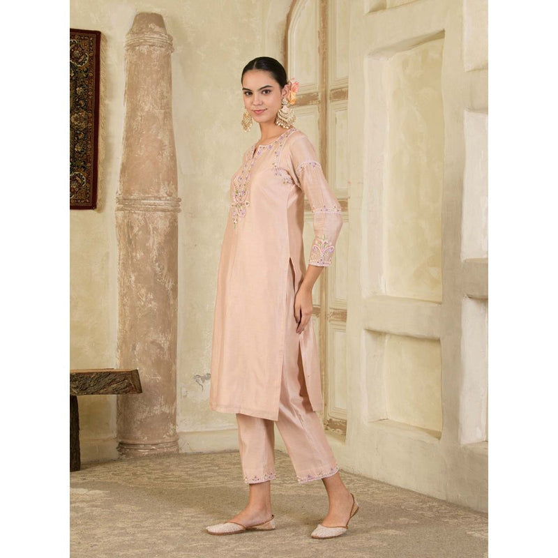 Maive Mauve Hand Embroidered Chanderi Kurta with Pant and Dupatta (Set of 3)