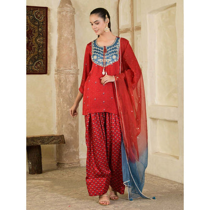 Maive Maroon Hand Embroidery Farsi Kurta with Salwar and Dupatta (Set of 3)