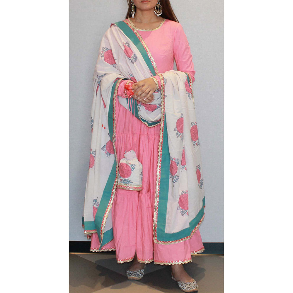 MALIKA GUPTA Abeera Floral Print Anarkali with Pant and Dupatta Potli (Set of 4)