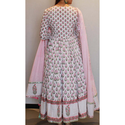 MALIKA GUPTA Mrunali Floral Print Anarkali with Pant and Dupatta Potli (Set of 4)