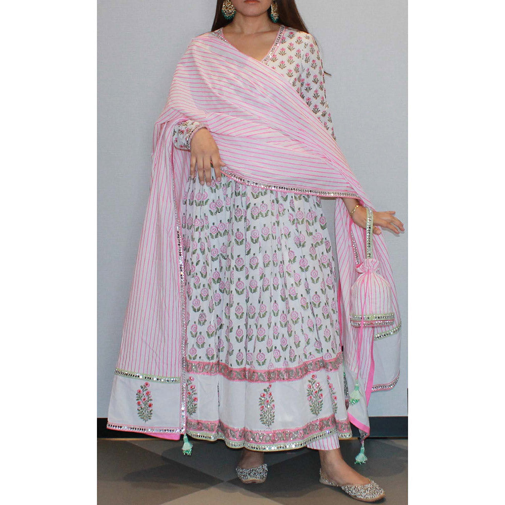 MALIKA GUPTA Mrunali Floral Print Anarkali with Pant and Dupatta Potli (Set of 4)