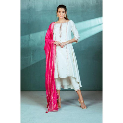 MANDIRA WIRK Women Chanderi Ivory Kurta with Pant and Dupatta