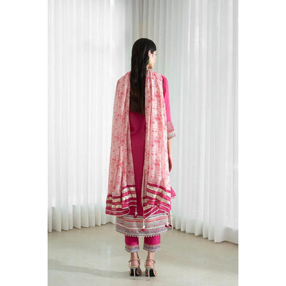 MANDIRA WIRK Women Chanderi Pink Kurta with Pant and Dupatta